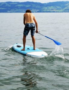 paddle board Decathlon action